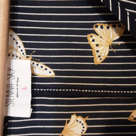 Sienna Sky cold shoulder butterfly blouse - Picture 3 of 4